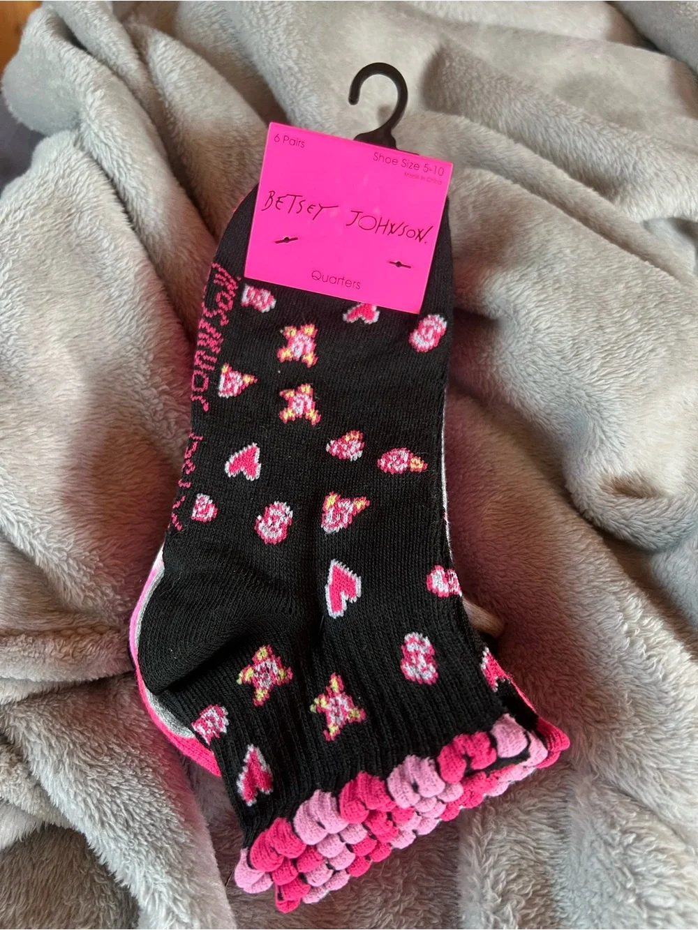Betsey Johnson 6 Pairs Shoe Size 5-10 Quarter Socks, new